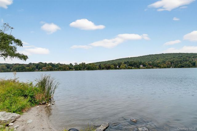 12 Montrose Drive, Carmel, NY 10512