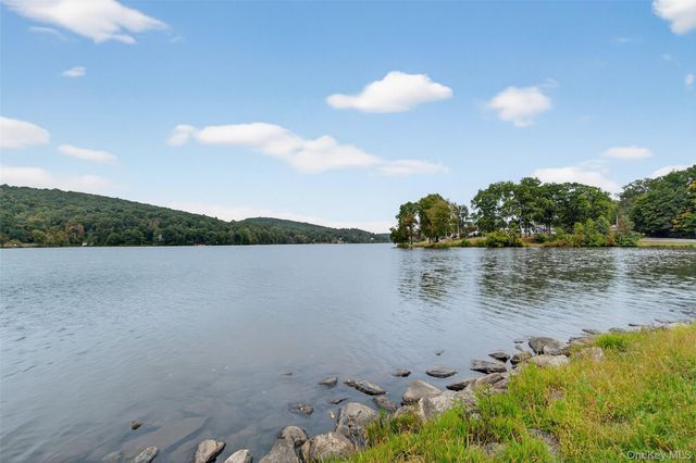 12 Montrose Drive, Carmel, NY 10512