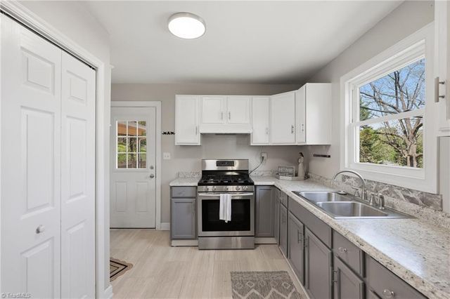 409 Walnut Place NE, Lenoir, NC 28645