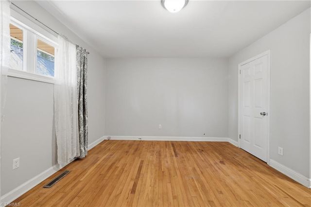 409 Walnut Place NE, Lenoir, NC 28645