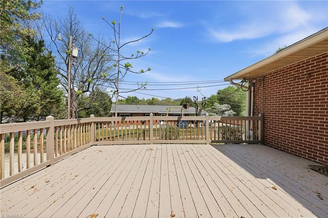 409 Walnut Place NE, Lenoir, NC 28645