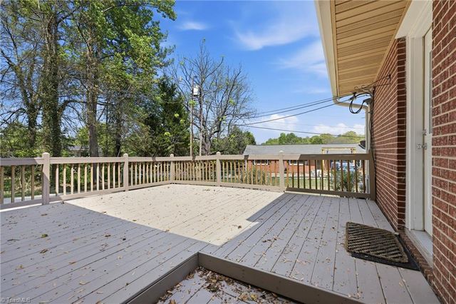 409 Walnut Place NE, Lenoir, NC 28645