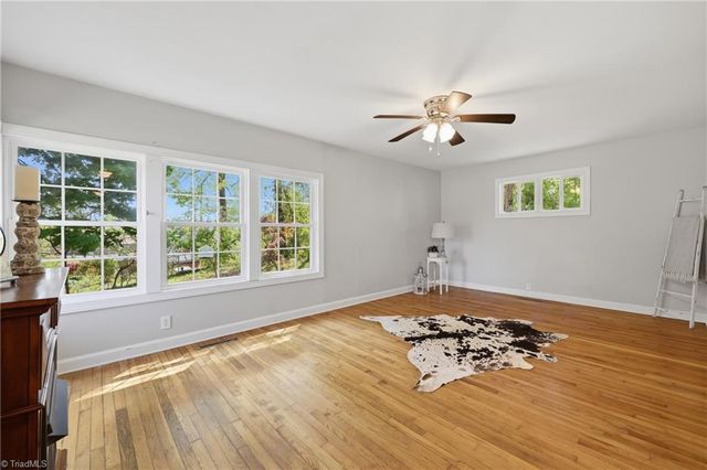 409 Walnut Place NE, Lenoir, NC 28645