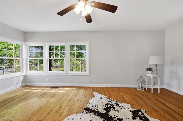 409 Walnut Place NE, Lenoir, NC 28645