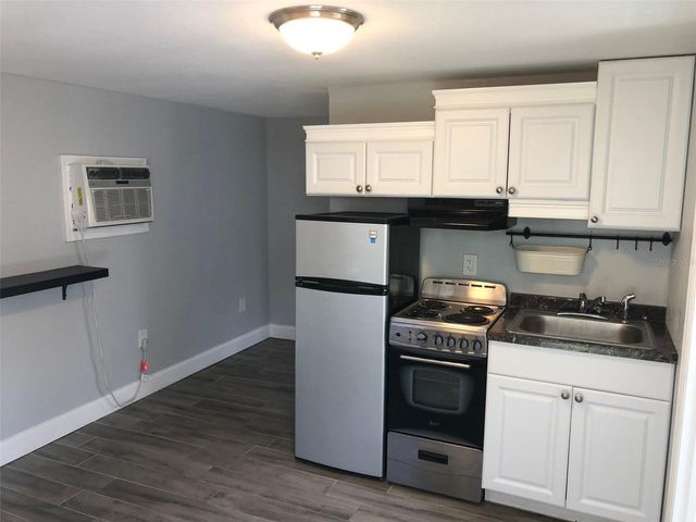 216 12TH AVENUE N Downstairs, St Petersburg, FL 33701