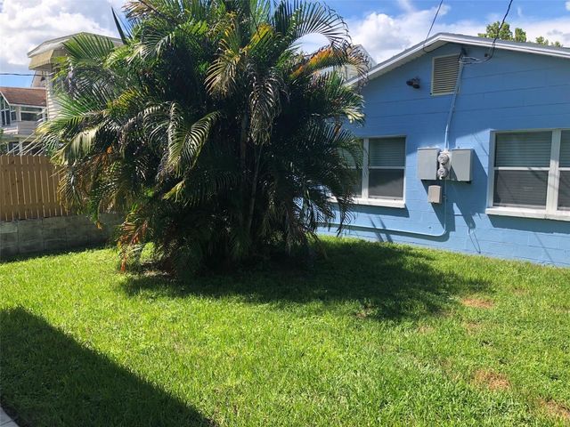 216 12TH AVENUE N Downstairs, St Petersburg, FL 33701