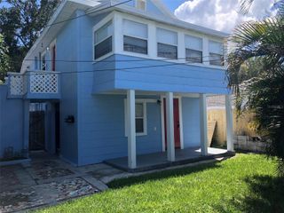 216 12TH AVENUE N Downstairs, St Petersburg, FL 33701