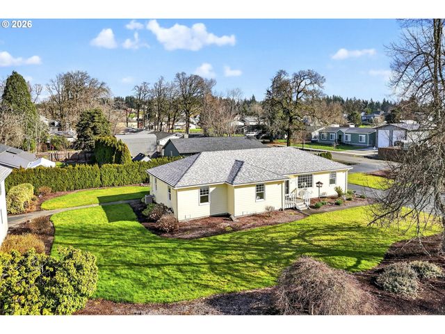 15880 SWAN Ave, Oregon City, OR 97045