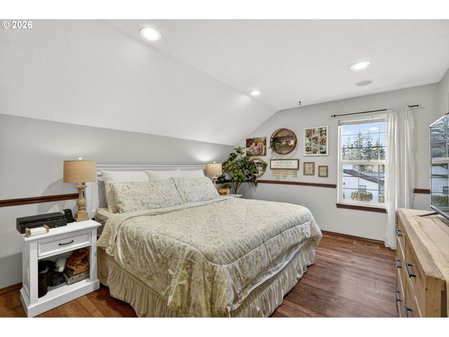 15880 SWAN Ave, Oregon City, OR 97045