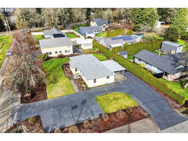 15880 SWAN Ave, Oregon City, OR 97045