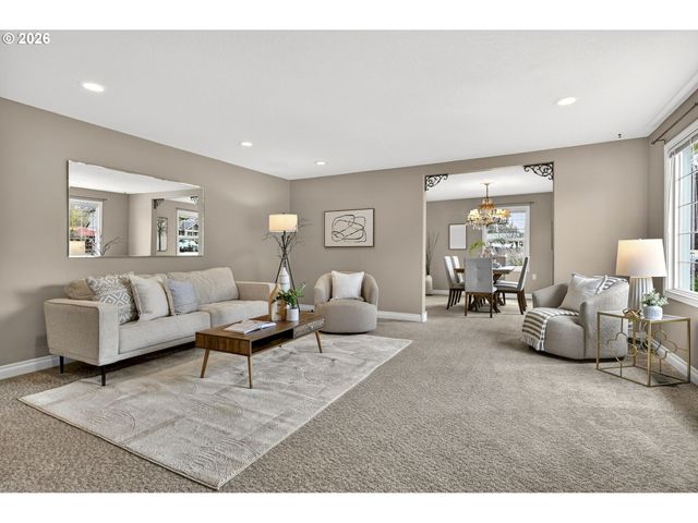 15880 SWAN Ave, Oregon City, OR 97045