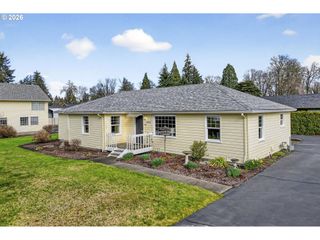 15880 SWAN Ave, Oregon City, OR 97045