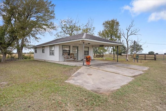 5902 Fm 1952 Road, Wallis, TX 77485