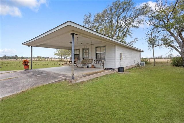 5902 Fm 1952 Road, Wallis, TX 77485