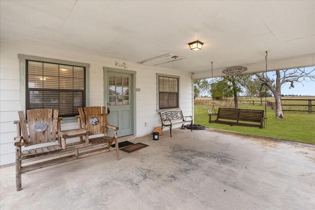 5902 Fm 1952 Road, Wallis, TX 77485