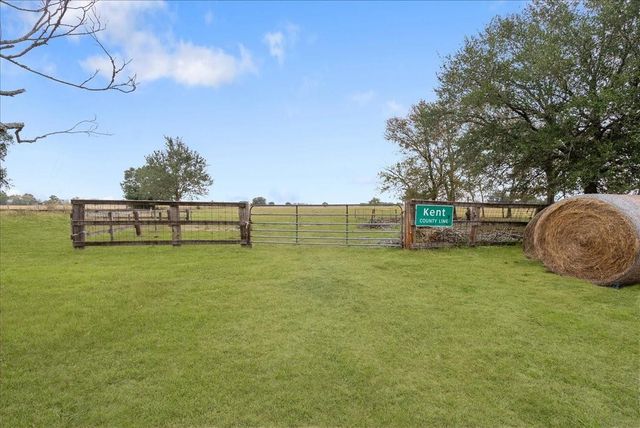 5902 Fm 1952 Road, Wallis, TX 77485