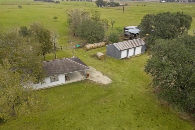 5902 Fm 1952 Road, Wallis, TX 77485