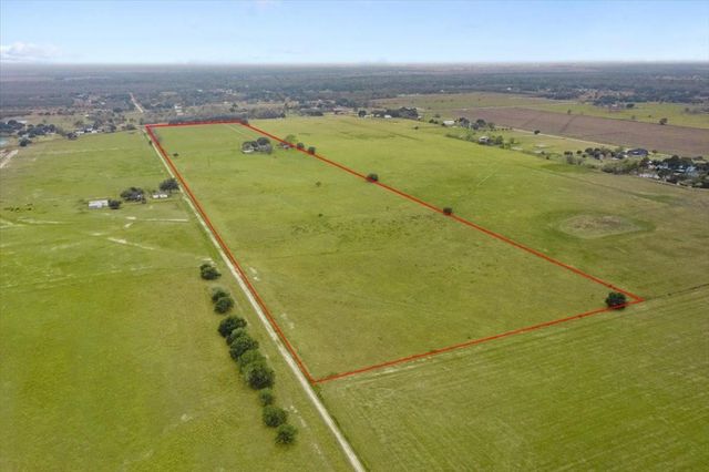 5902 Fm 1952 Road, Wallis, TX 77485