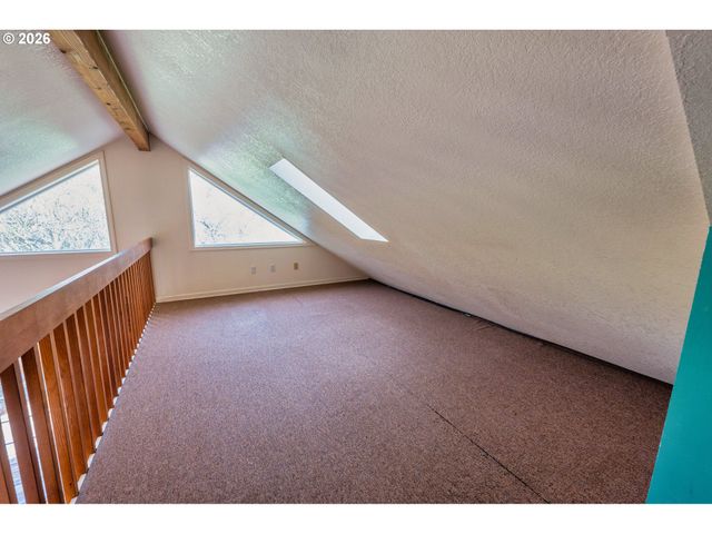 13130 Nw SKYLINE Blvd, Portland, OR 97231