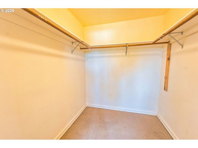 13130 Nw SKYLINE Blvd, Portland, OR 97231