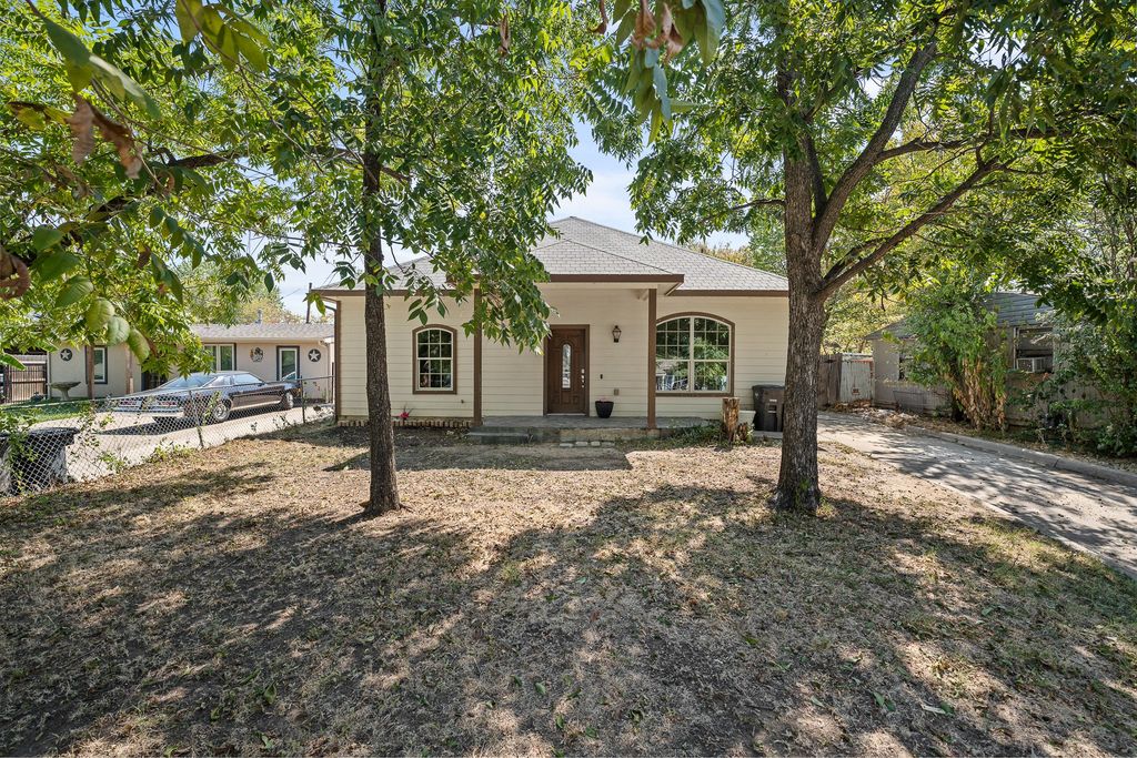 1201 S Sargent Street, Fort Worth, TX 76105 — exterior