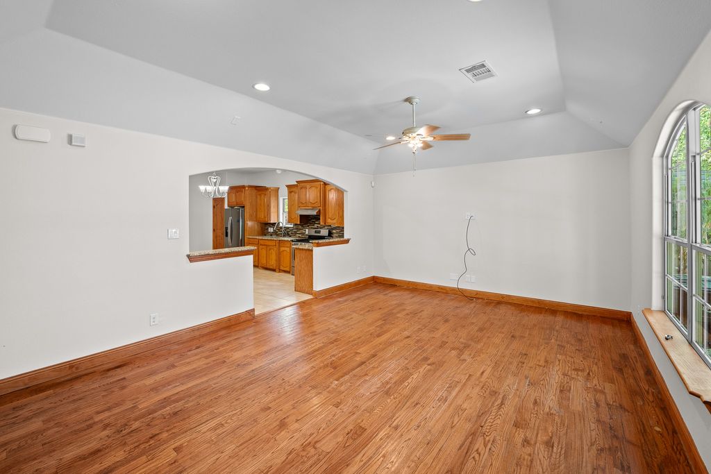 1201 S Sargent Street, Fort Worth, TX 76105 — photo 2