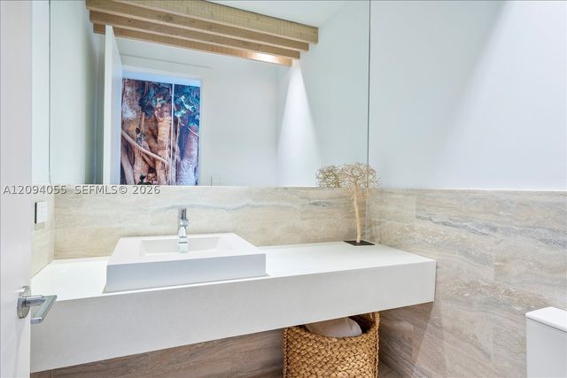 102 24th St PH-1607, Miami Beach, FL 33139