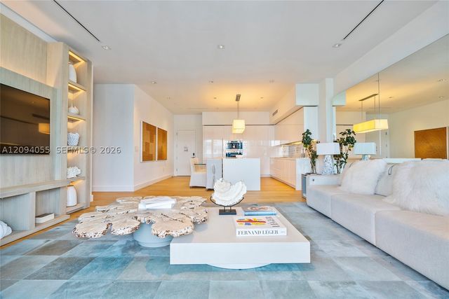 102 24th St PH-1607, Miami Beach, FL 33139