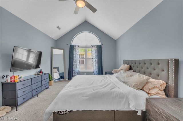 42 Vista Circle, North Olmsted, OH 44070