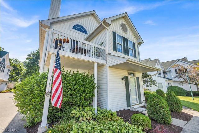 42 Vista Circle, North Olmsted, OH 44070