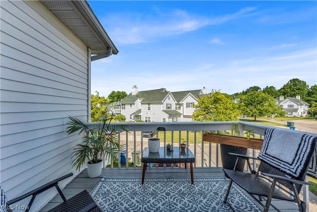 42 Vista Circle, North Olmsted, OH 44070