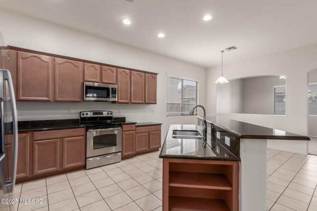 7808 E Treetop Road, Tucson, AZ 85756