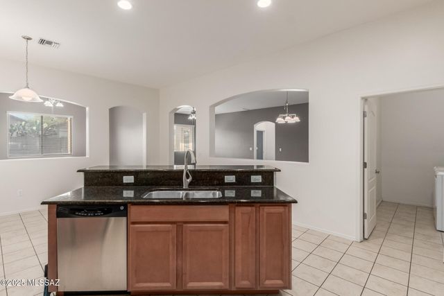 7808 E Treetop Road, Tucson, AZ 85756