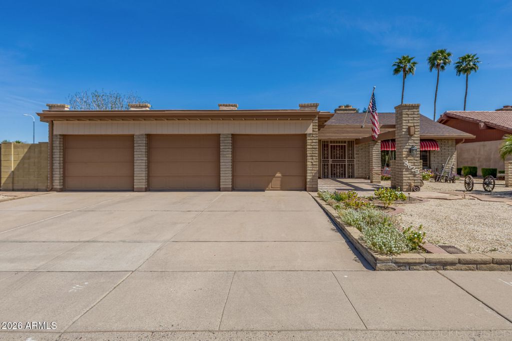 8629 N 49TH Avenue, Glendale, AZ 85302