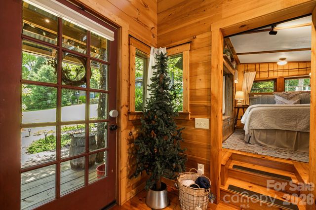 107 111 Hougie Heaven Lane, Franklin, NC 28734
