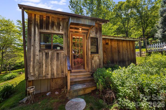 107 111 Hougie Heaven Lane, Franklin, NC 28734