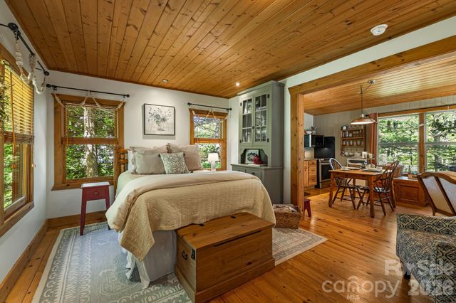 107 111 Hougie Heaven Lane, Franklin, NC 28734