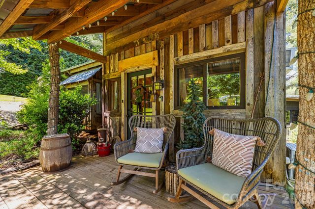 107 111 Hougie Heaven Lane, Franklin, NC 28734