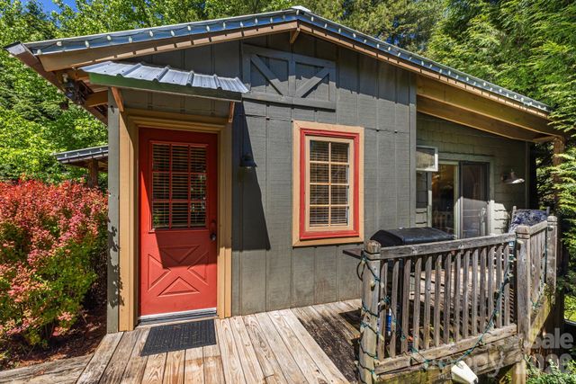107 111 Hougie Heaven Lane, Franklin, NC 28734