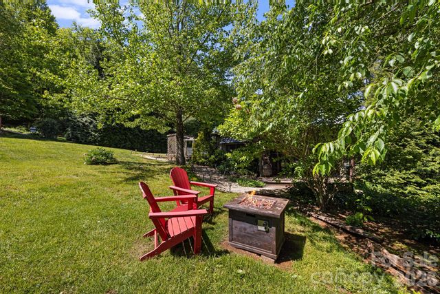 107 111 Hougie Heaven Lane, Franklin, NC 28734