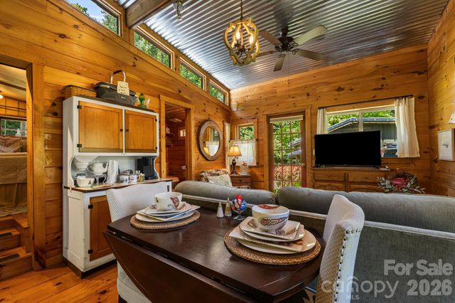 107 111 Hougie Heaven Lane, Franklin, NC 28734