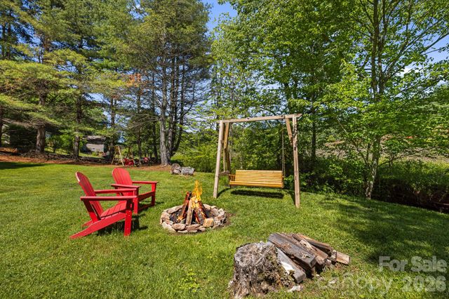 107 111 Hougie Heaven Lane, Franklin, NC 28734