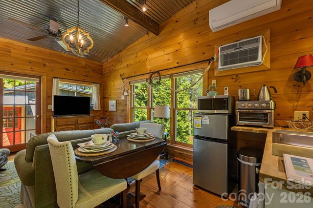 107 111 Hougie Heaven Lane, Franklin, NC 28734
