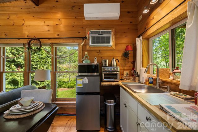 107 111 Hougie Heaven Lane, Franklin, NC 28734