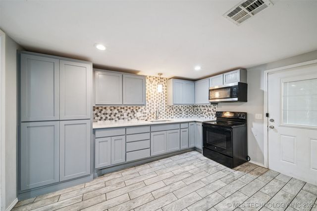 14507 S 49th West Avenue, Kiefer, OK 74041