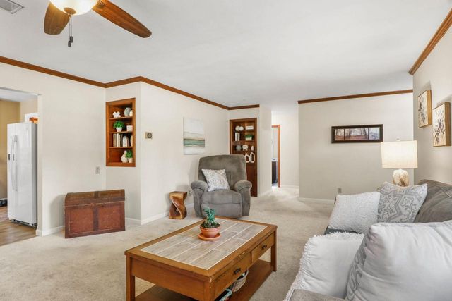 190 Hillcrest Circle, Sun Prairie, WI 53590