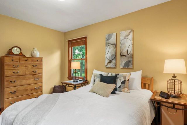 190 Hillcrest Circle, Sun Prairie, WI 53590