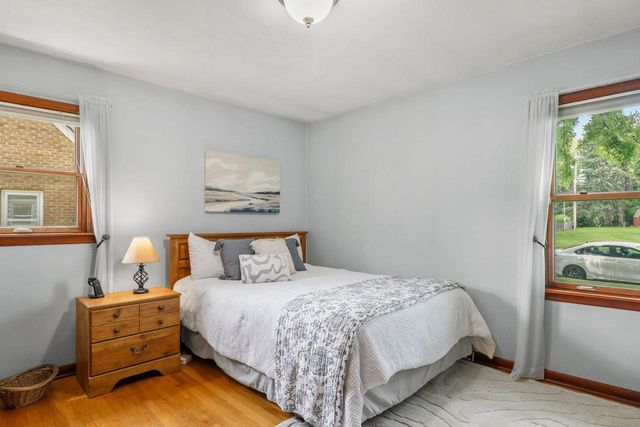 190 Hillcrest Circle, Sun Prairie, WI 53590