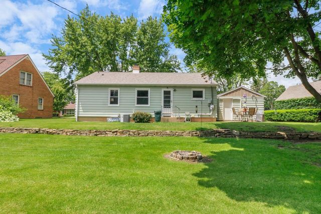 190 Hillcrest Circle, Sun Prairie, WI 53590