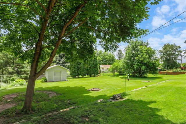 190 Hillcrest Circle, Sun Prairie, WI 53590